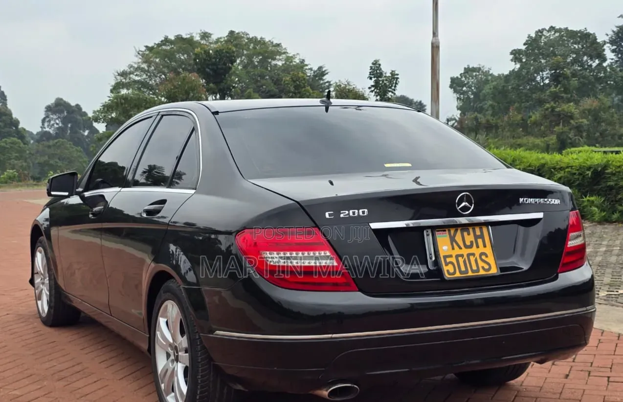 Mercedes-Benz C200 2010 Black