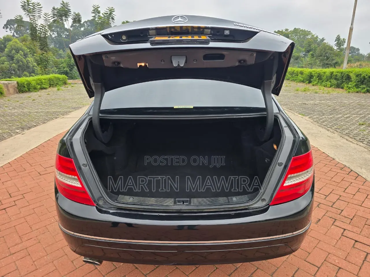 Mercedes-Benz C200 2010 Black