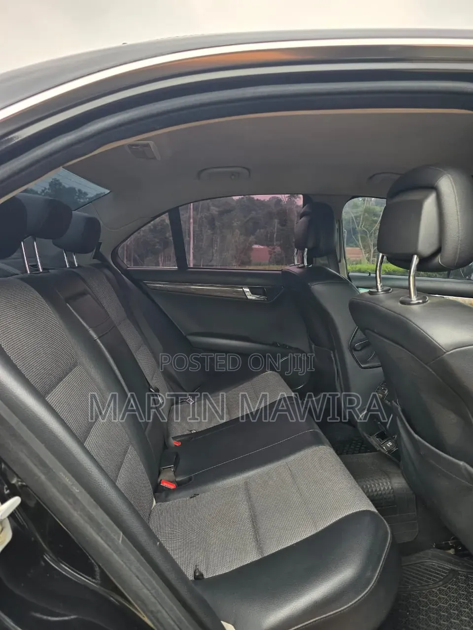 Mercedes-Benz C200 2010 Black
