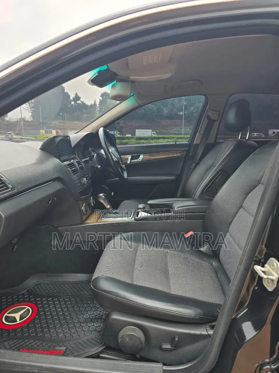 Mercedes-Benz C200 2010 Black