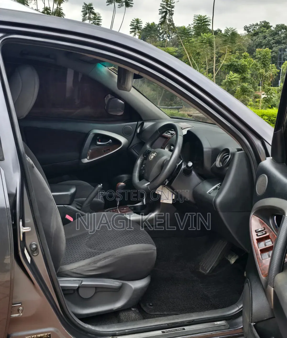 Toyota Vanguard 2012 Gray