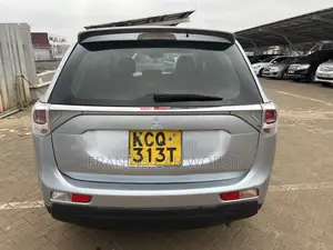 Mitsubishi Outlander 2013 Silver