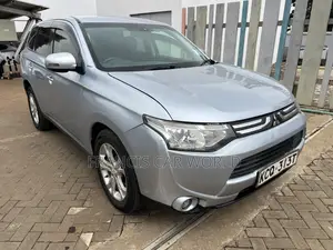 Mitsubishi Outlander 2013 Silver