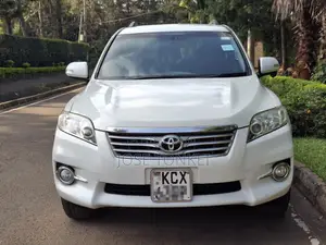 Toyota Vanguard 2013 White
