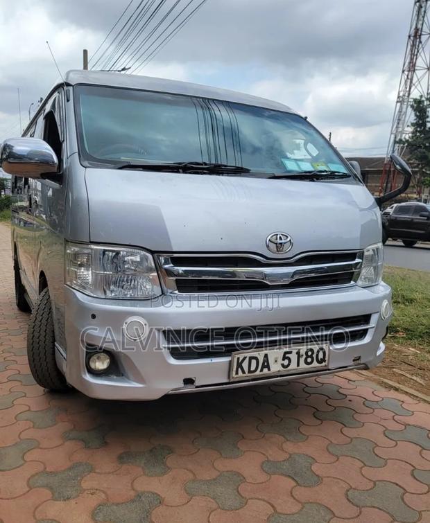 Toyota HiAce 2014 Silver