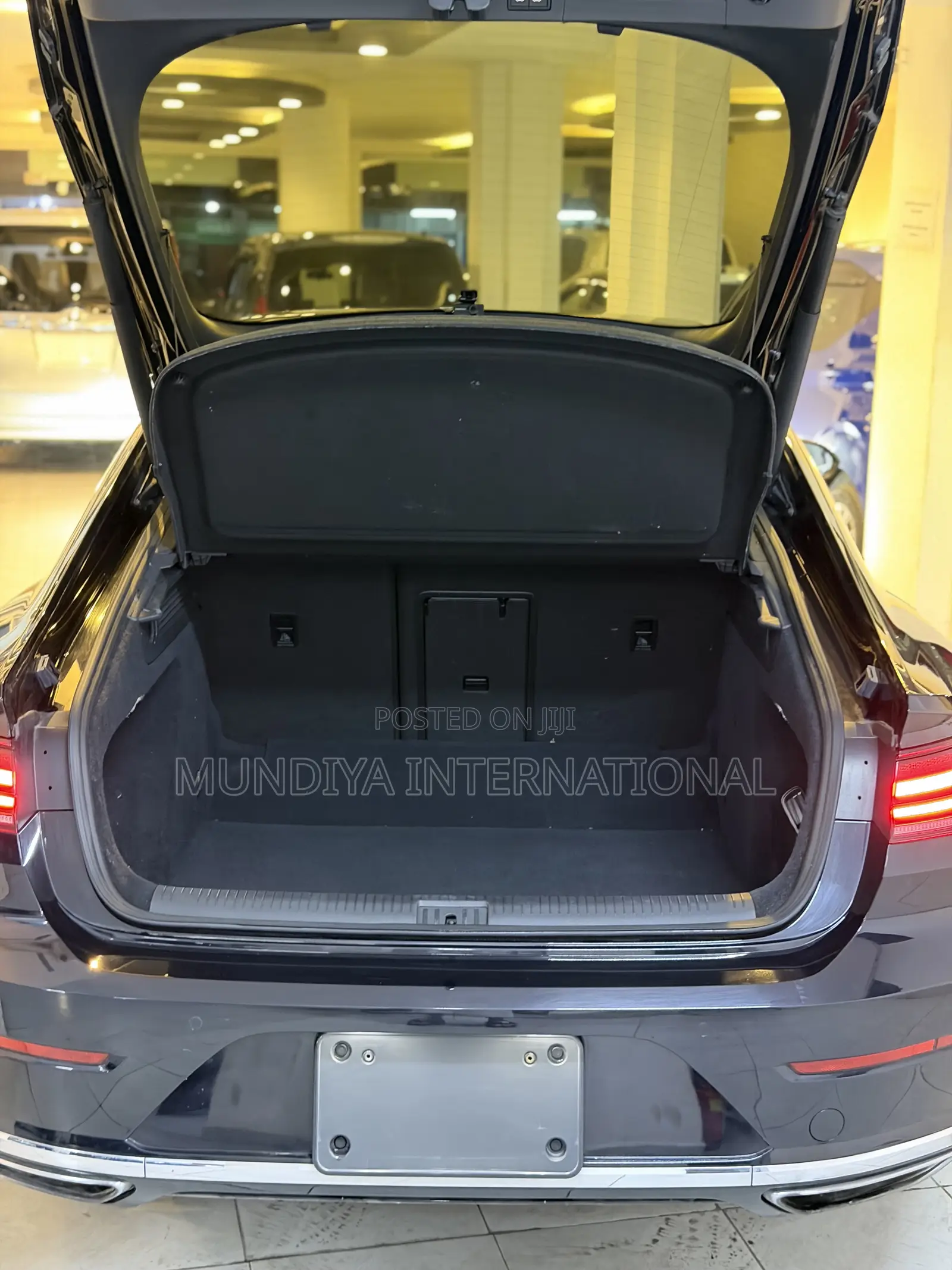 Volkswagen Arteon 2.0T SE R-Line w/19 AWD 4MOTION 2019 Black