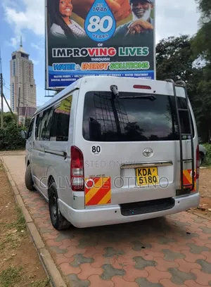 Toyota HiAce 2014 Silver