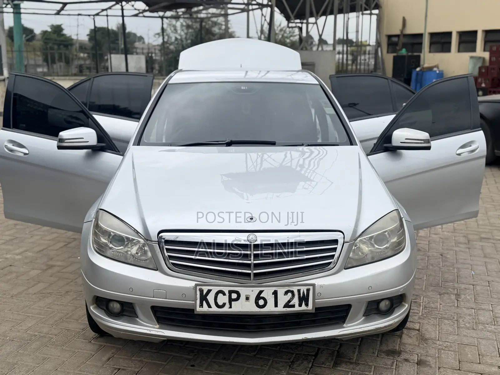 Mercedes-Benz C180 2011 Silver