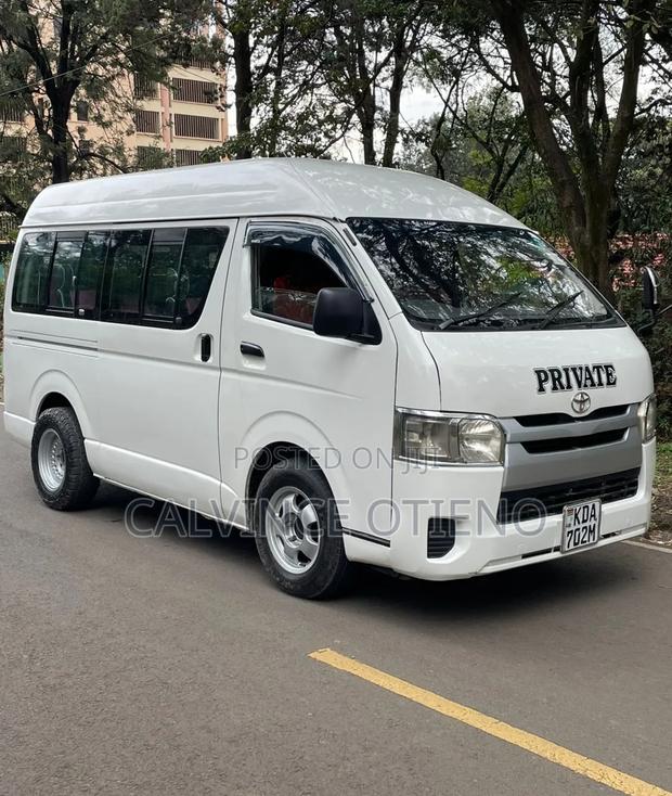 Toyota HiAce 2014 White - thumbnail 3