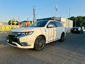 Mitsubishi Outlander 2019 White