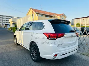 Mitsubishi Outlander 2019 White