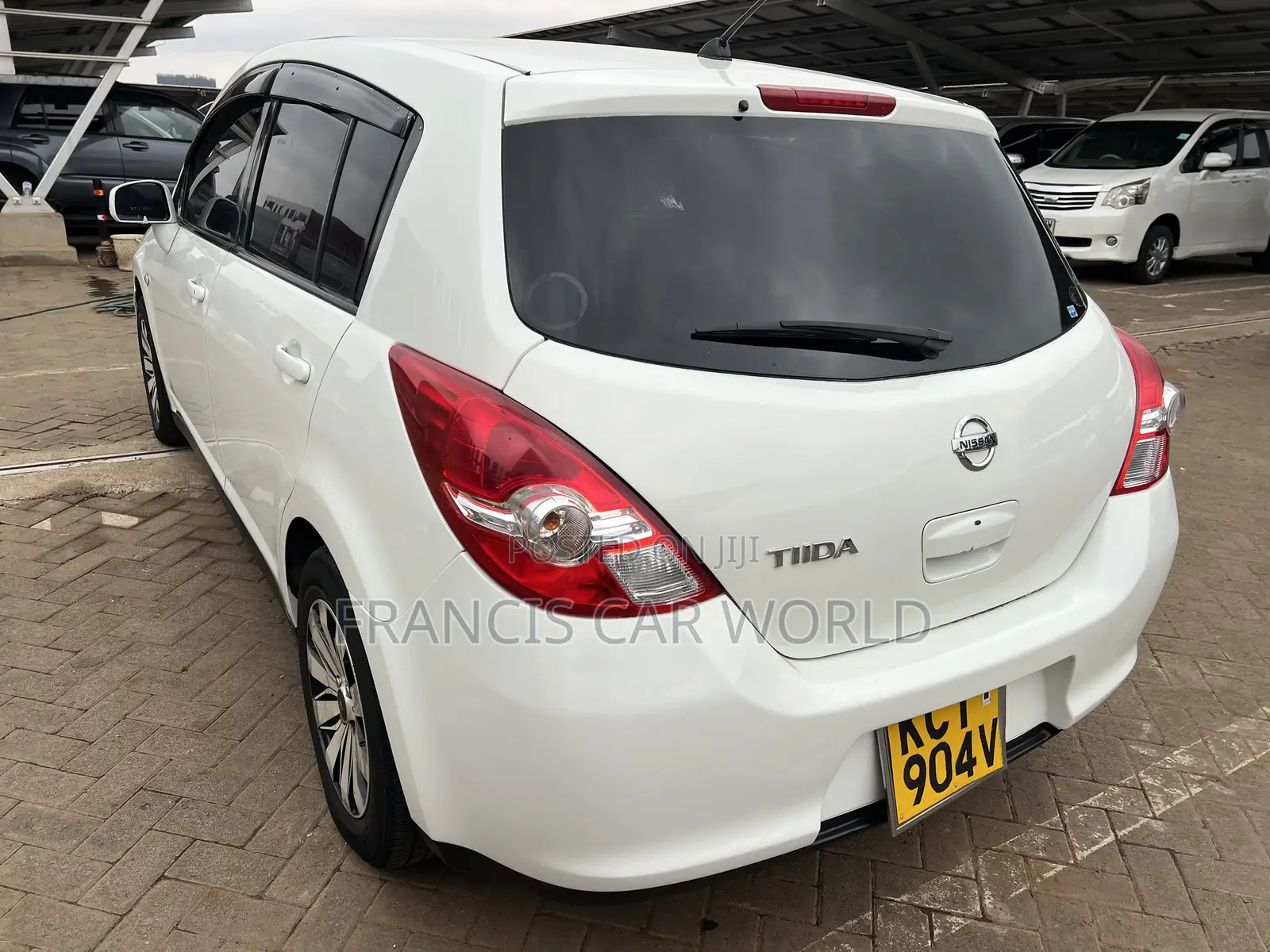 Nissan Tiida 2012 Off white