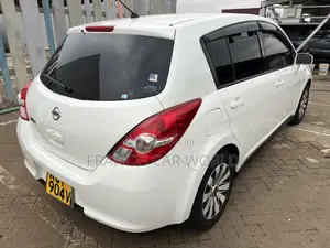 Nissan Tiida 2012 Off white