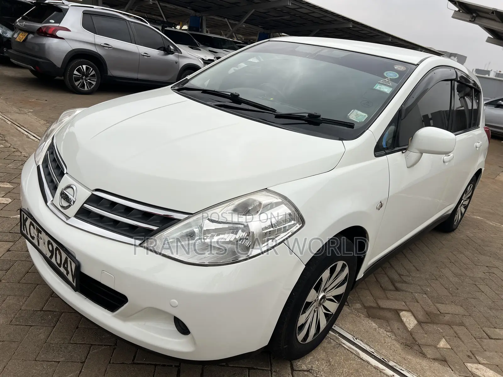 Nissan Tiida 2012 Off white
