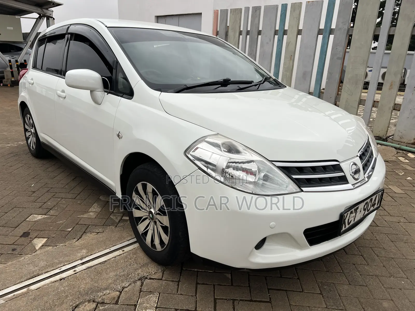 Nissan Tiida 2012 Off white