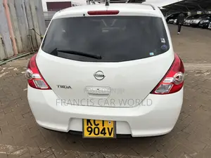 Nissan Tiida 2012 Off white