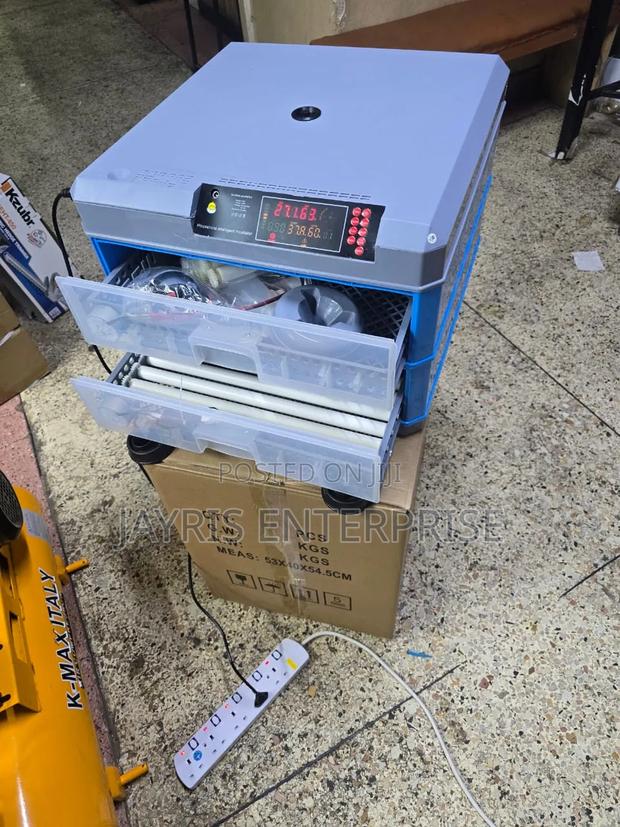 136eggs Automatic Incubator Ac/Dc With Outside Water System - main view