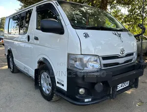 Toyota HiAce 2016 White