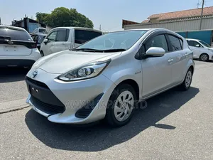 Toyota Aqua 2019 Silver