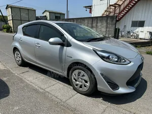 Toyota Aqua 2019 Silver