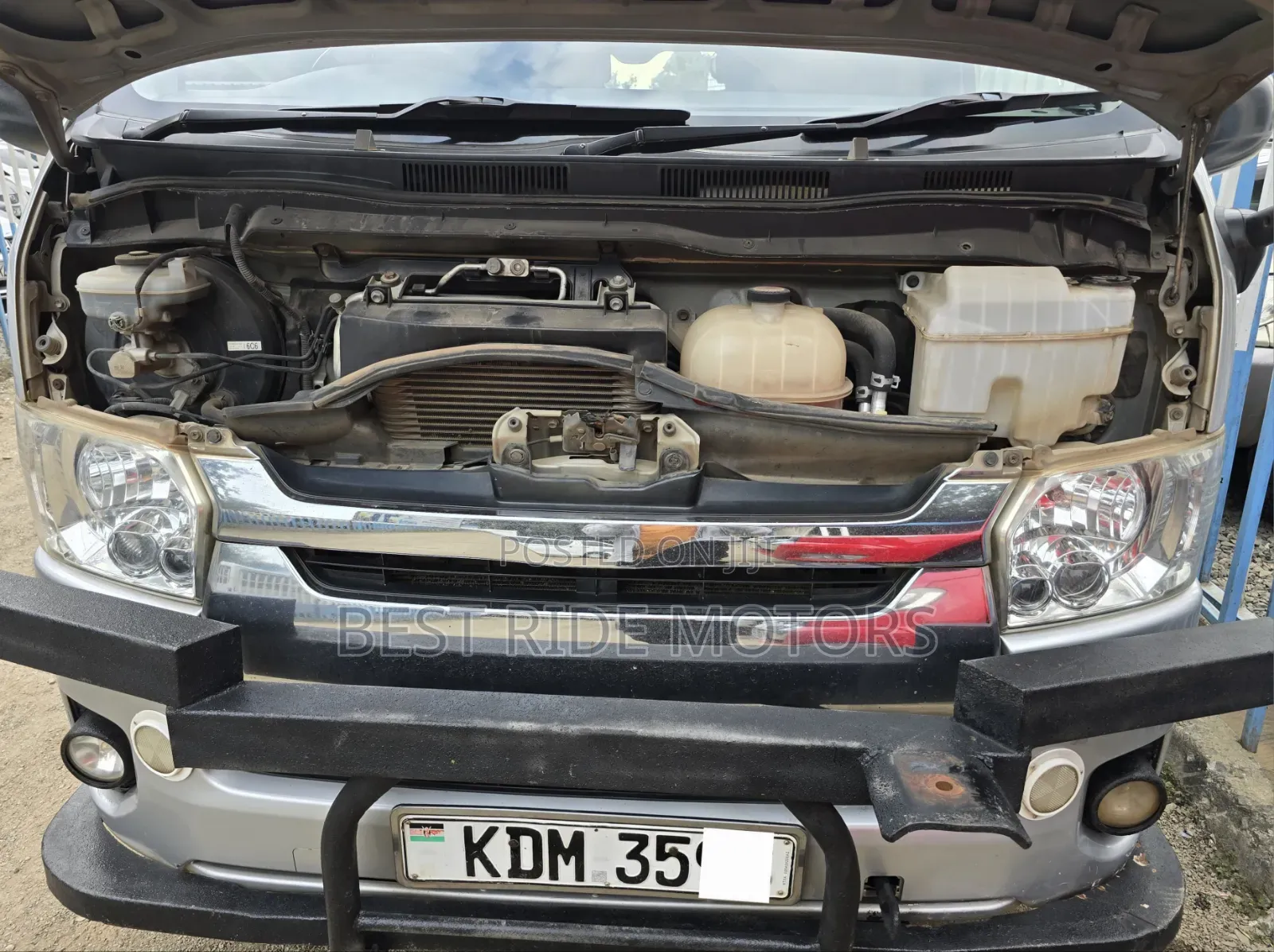 Toyota HiAce 2016 Silver