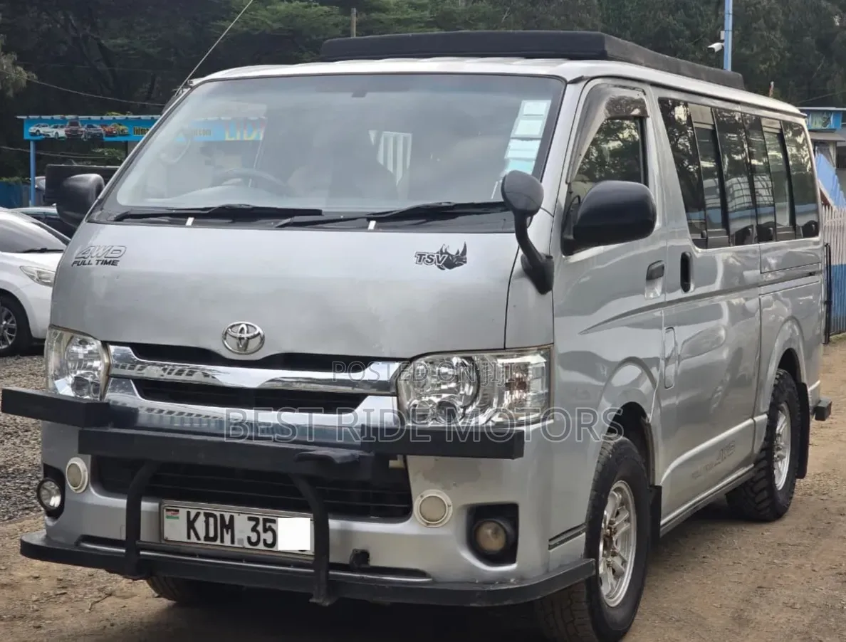 Toyota HiAce 2016 Silver