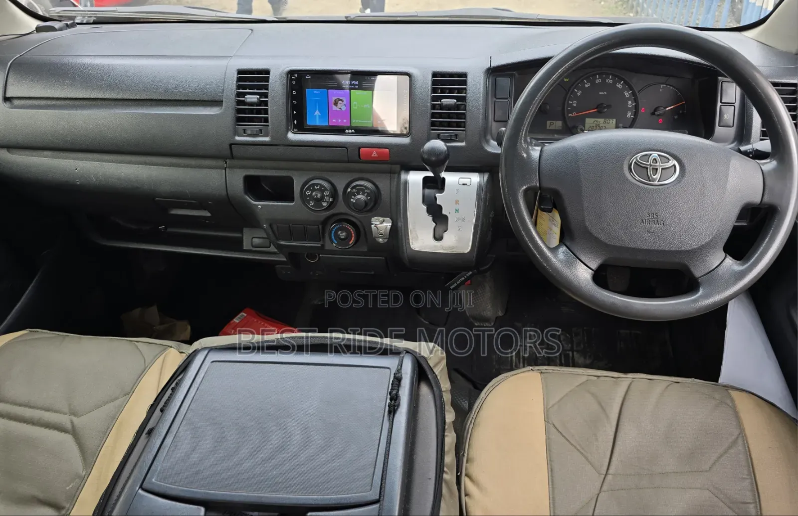 Toyota HiAce 2016 Silver