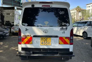 Toyota HiAce 2016 White