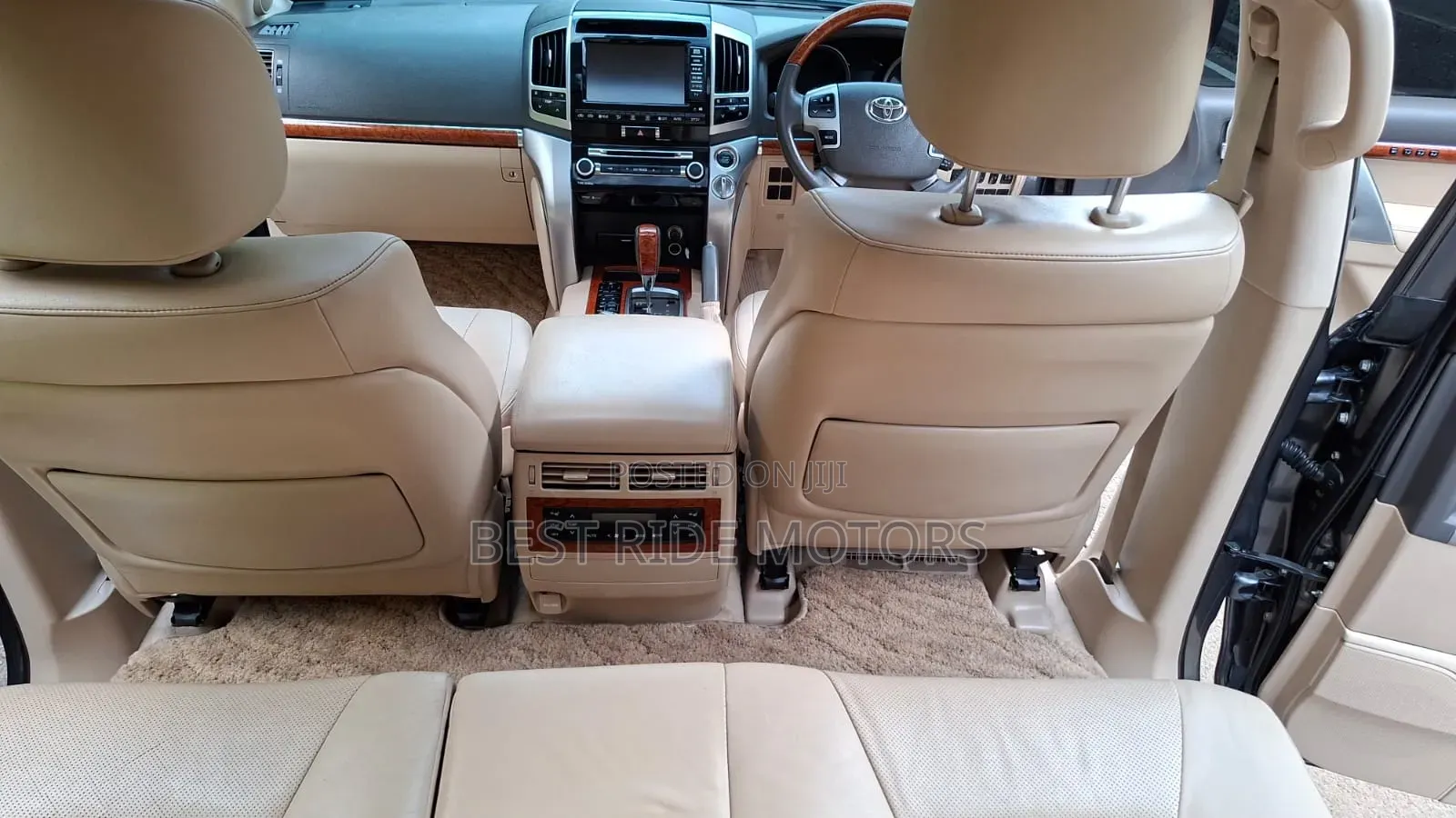 Toyota Land Cruiser 4.6 V8 ZX 2012 Gray