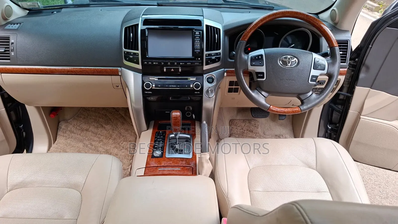 Toyota Land Cruiser 4.6 V8 ZX 2012 Gray