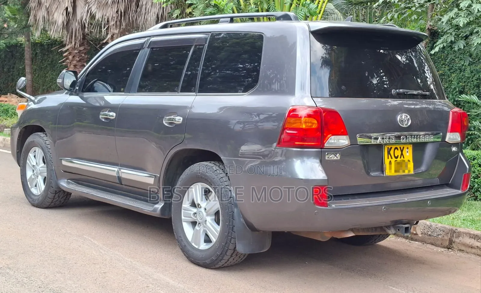 Toyota Land Cruiser 4.6 V8 ZX 2012 Gray