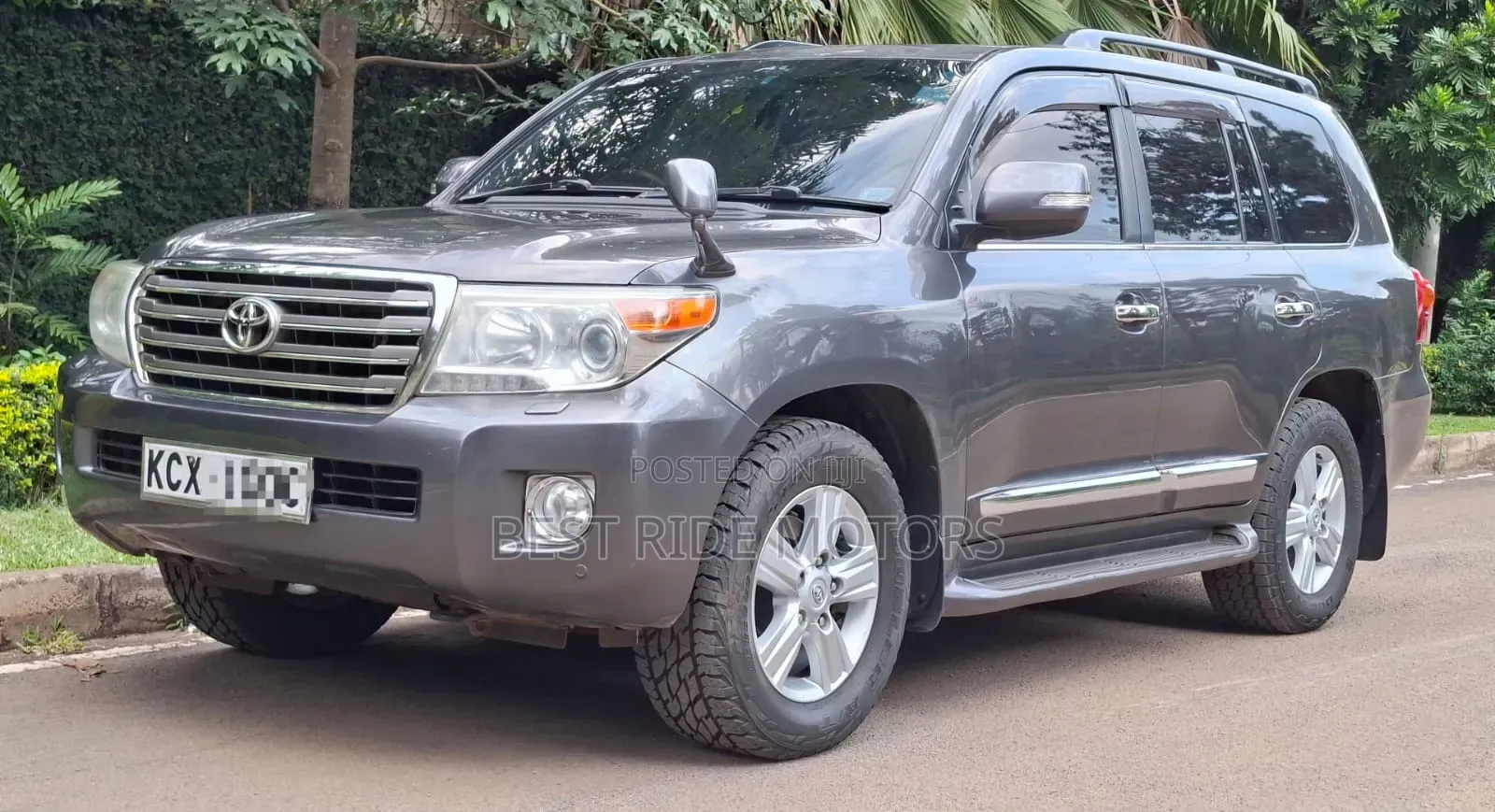 Toyota Land Cruiser 4.6 V8 ZX 2012 Gray