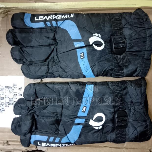 Motorcycle Gloves. Warm and Comfy
