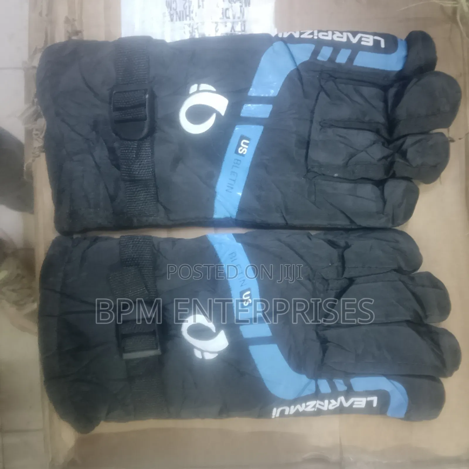Motorcycle Gloves. Warm and Comfy