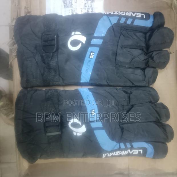 Motorcycle Gloves. Warm and Comfy - thumbnail 4