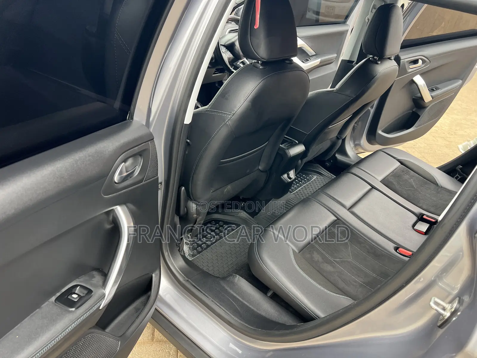 Peugeot 2008 2019 Gray