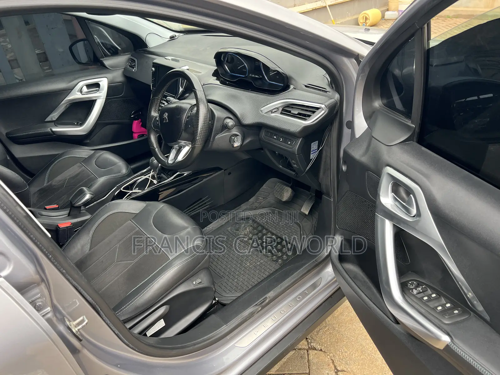Peugeot 2008 2019 Gray