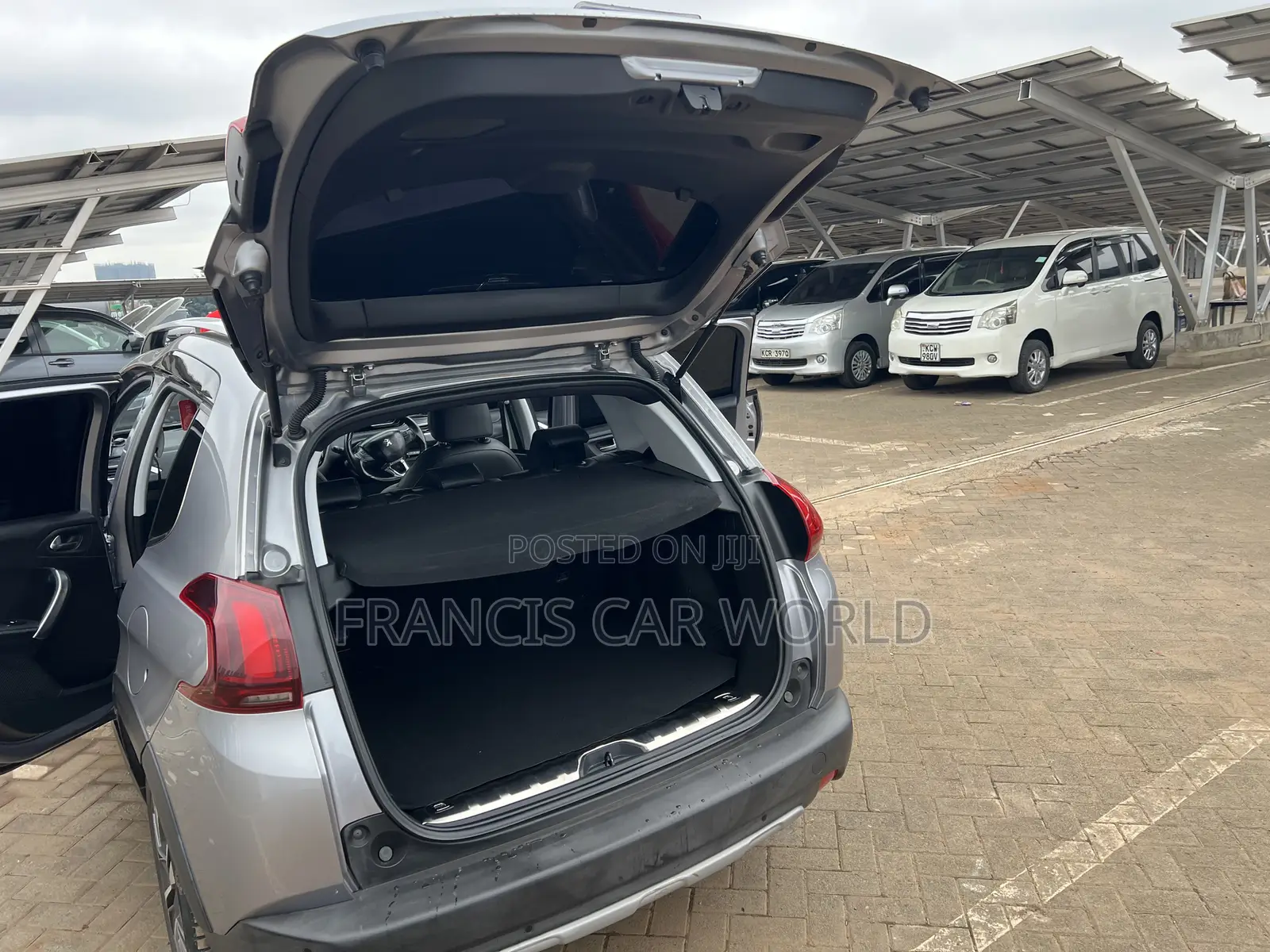 Peugeot 2008 2019 Gray