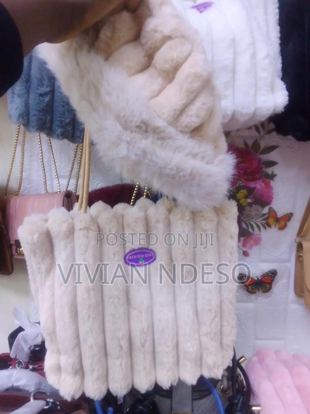 Trendy Tote Bag With Cap - thumbnail 2
