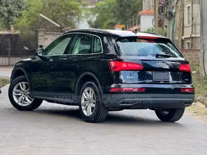 Audi Q5 2.0T Premium AWD quattro 2019 Black