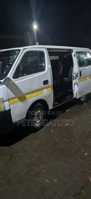 Nissan Caravan (Urvan) 2006 White