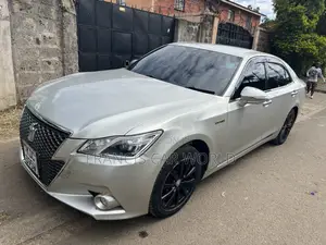 Toyota Crown 2015 Silver