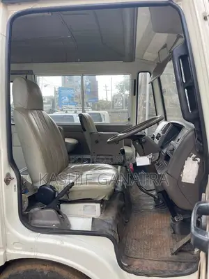 Nissan Civilian 2005 White