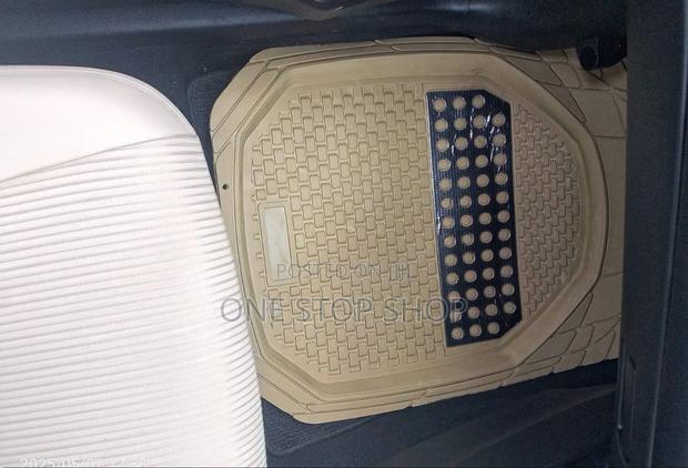 Durable Baije Rubber Construction Nonslip Mats With Silver Footplate