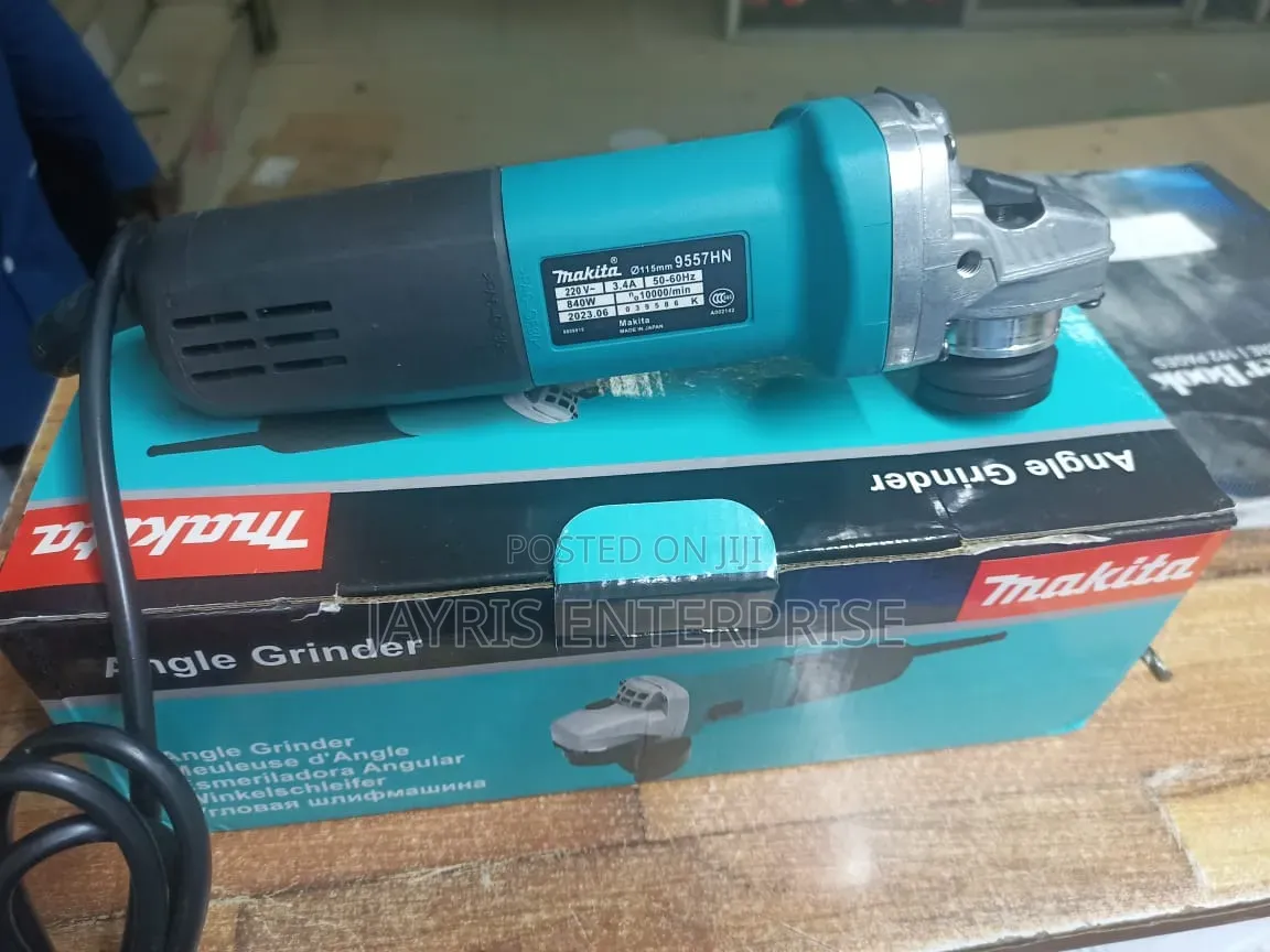 Makita 4" 840watts Angle Grinder