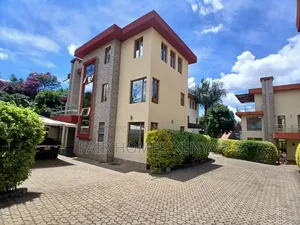 5bdrm Townhouse / Terrace in Lavington Nairobi, Muthangari for rent