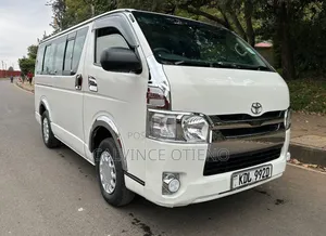 Toyota HiAce 2016 White