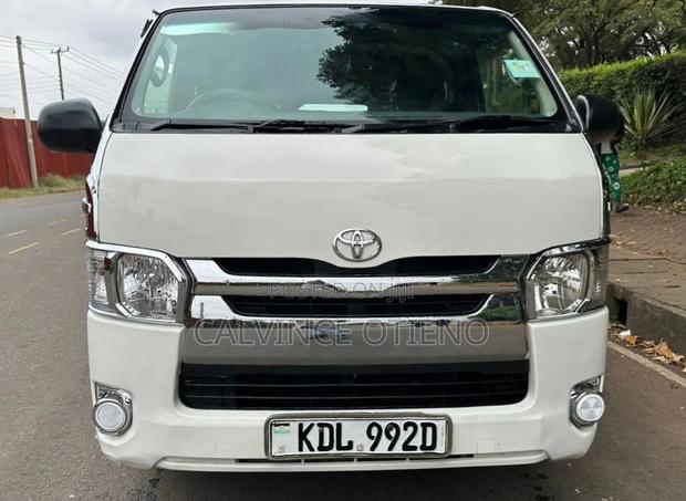 Toyota HiAce 2016 White - thumbnail 3