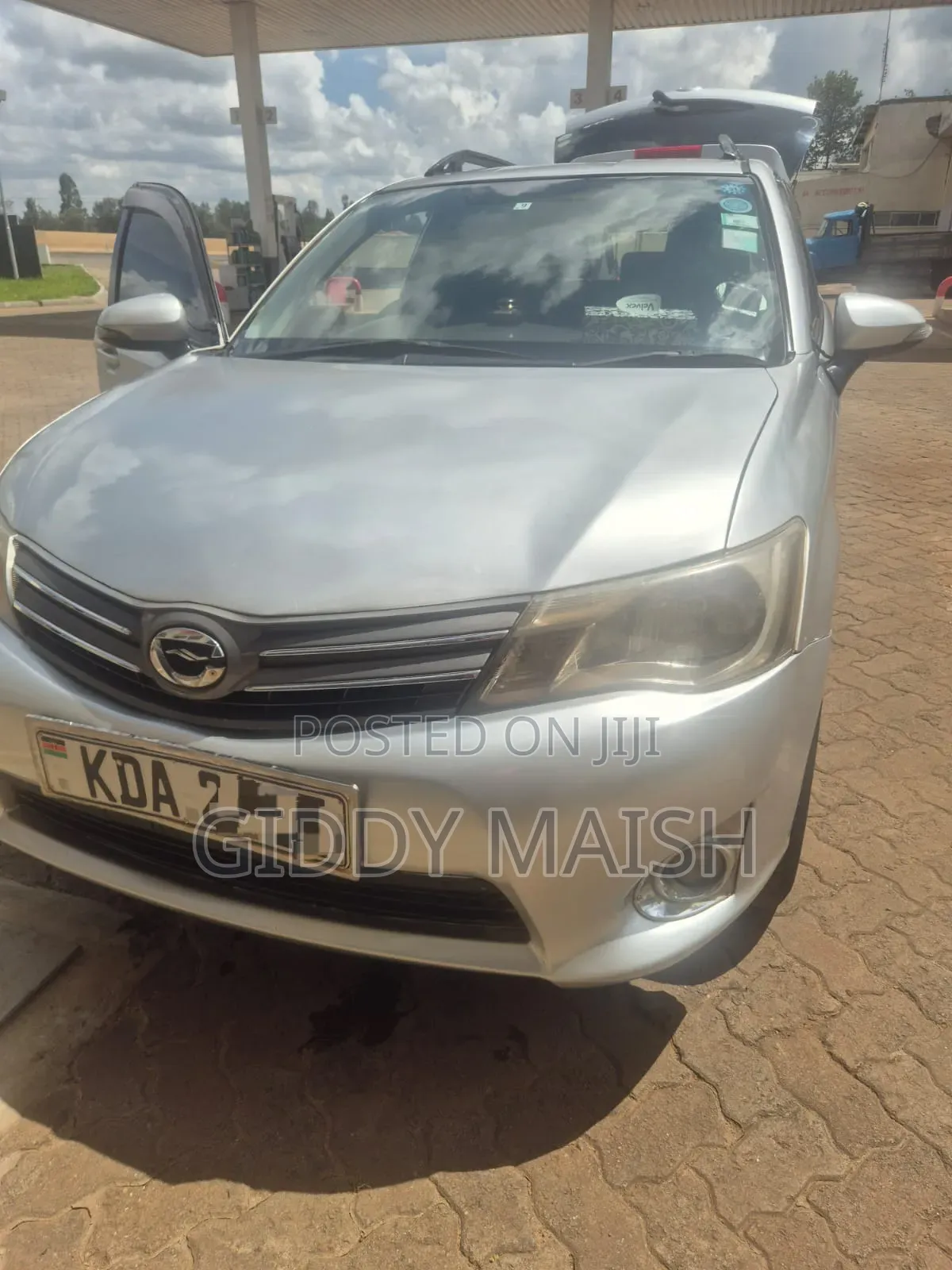 Toyota Corolla Fielder 2013 Silver