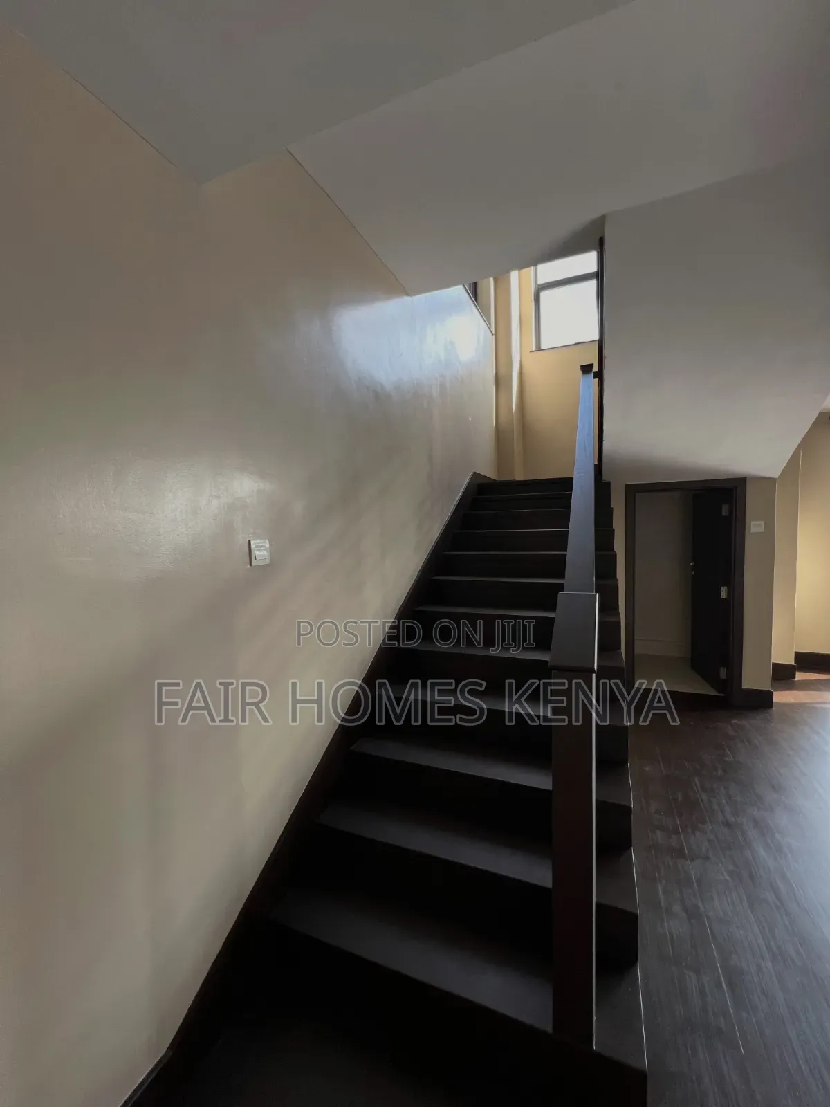 4bdrm Duplex in Gitanga Road, Valley Arcade for rent